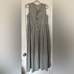 Elegant Striped Midi Dress with Bow Detail